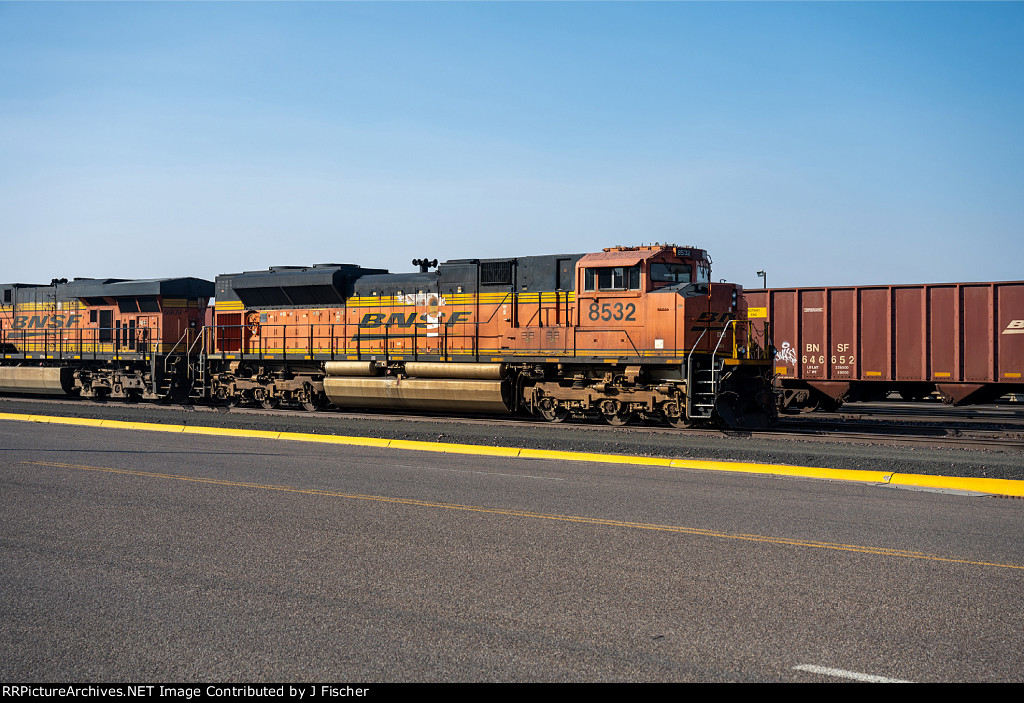 BNSF 8532